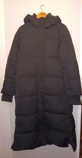 Abrigo largo acolchado negro