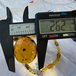 Collar de ámbar con colgante