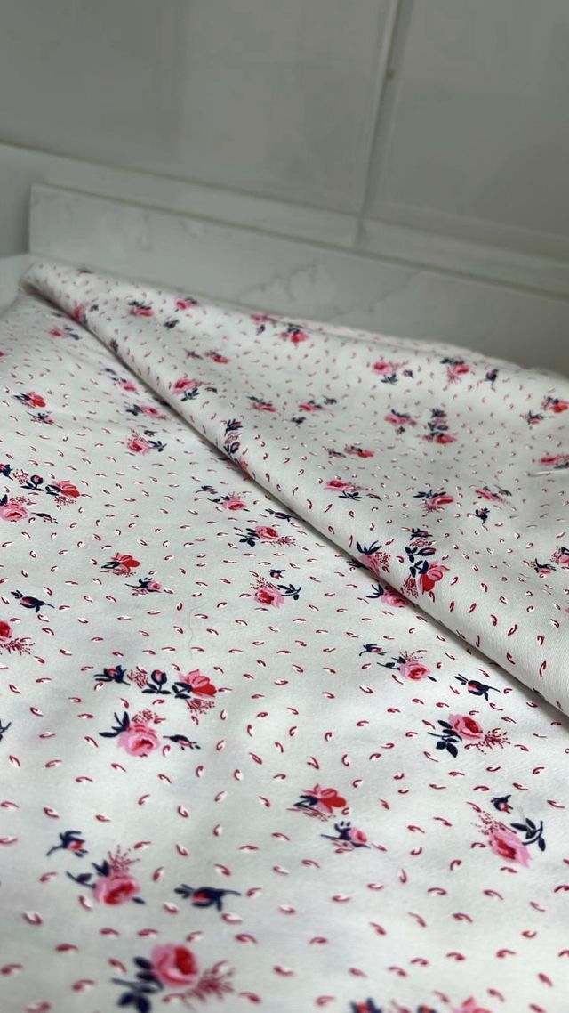 Tela com estampa floral