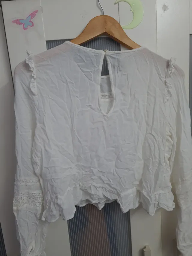 Blusa Bershka branco queimado manga longa