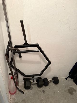 Barra e pesi per palestra