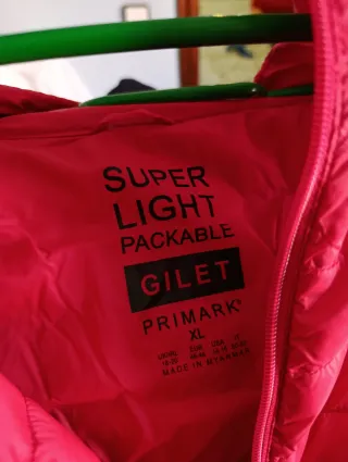 Chaqueta sin mangas roja Primark XL