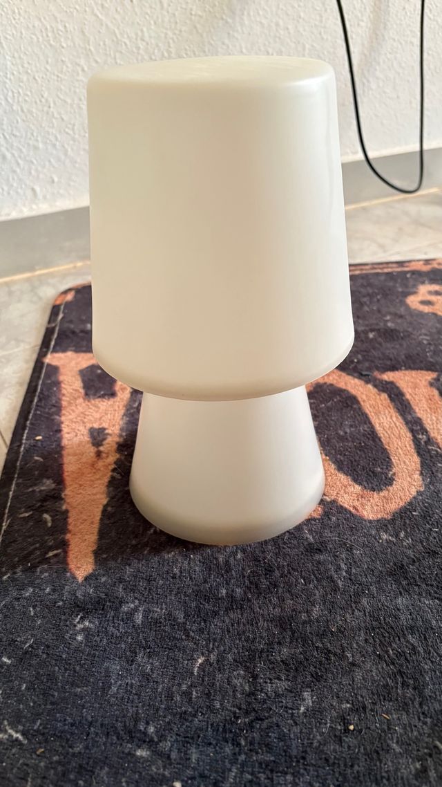 Lampada da tavolo moderna