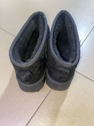 Scarponcini neri con plateau