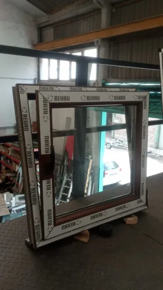 Ventana PVC Nogal 800x800 y 800x1130