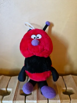 Peluche ape rossa e nera
