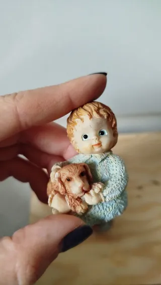 Set statuette bambini con cane