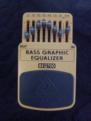 Behringer BEQ700 Ecualizador Gráfico Bajo