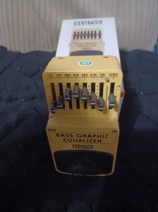 Behringer BEQ700 Ecualizador Gráfico Bajo
