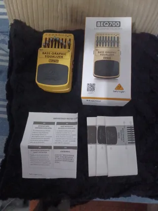 Behringer BEQ700 Ecualizador Gráfico Bajo