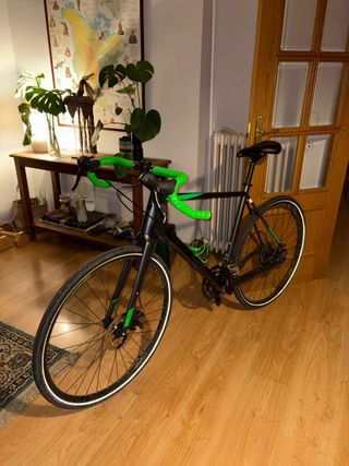 Bicicleta Gravel CUBE