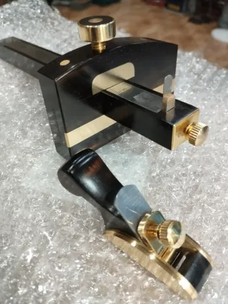 Cepillo y gramil ebanistería luthier