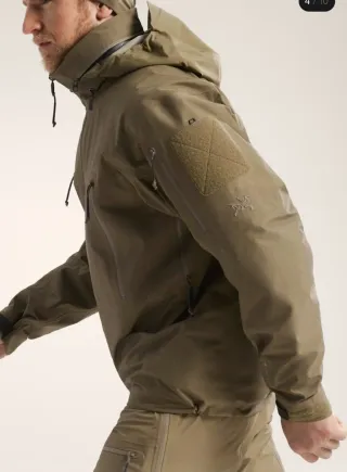 Chaqueta Arc'teryx leaf Alpha Gen 2.2 crocodile