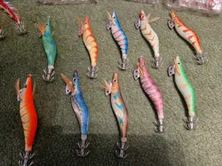 Lote 29 señuelos poteras pajaritos pesca