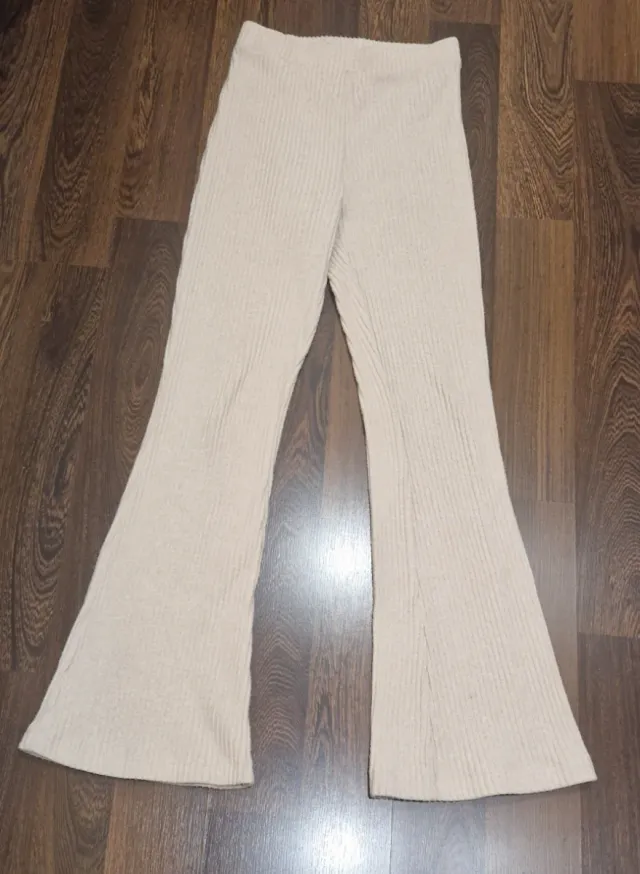 Conjunto beige de punto