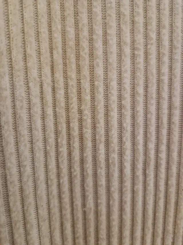 Conjunto beige de punto