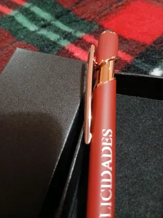 Bolígrafo Rojo Felicidades con Caja