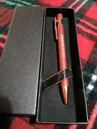 Bolígrafo Rojo Felicidades con Caja