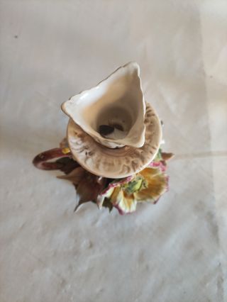 Candelabro in ceramica con fiori