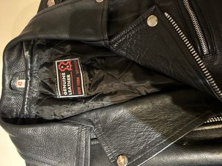 Chaqueta de cuero negra