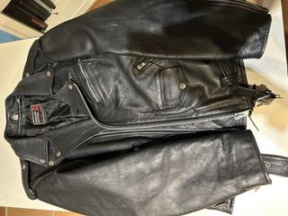 Chaqueta de cuero negra