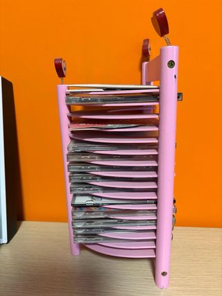 Porta CD rosa con decorazioni a cuore