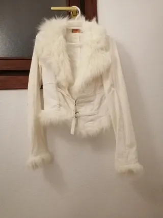 Chaqueta blanca con pelo