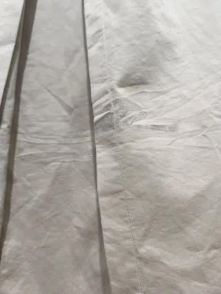 Gabardina Beige con Flores Moradas