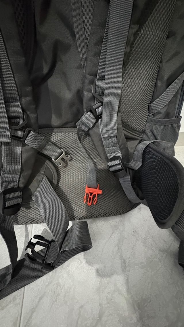 Zaino Huwai 60L Nero e Grigio