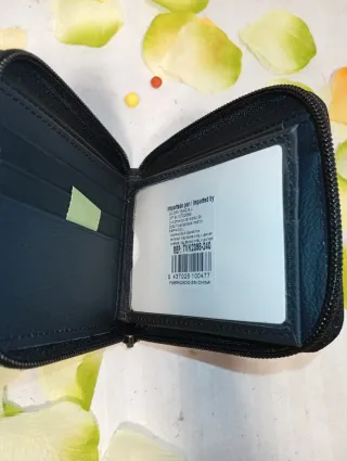 Cartera de Piel con Cremallera Negra