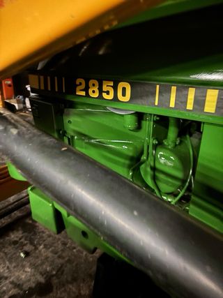 Tractor John Deere 2850 DT con arco
