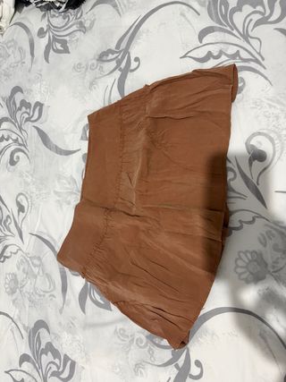 Prenda de vestir marrón