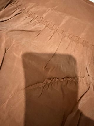 Prenda de vestir marrón