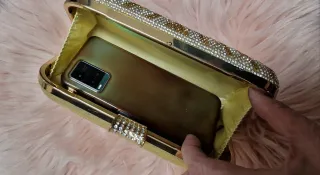 Bolso de fiesta dorado y plateado