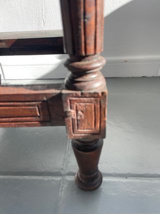 Escalerilla Antigua Madera Tallada