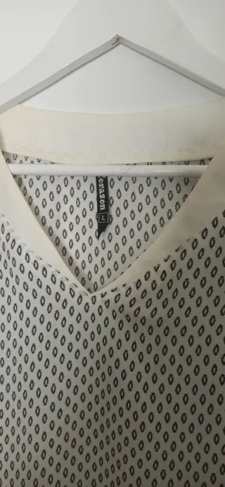 Blusa escote pico estampada Talla L
