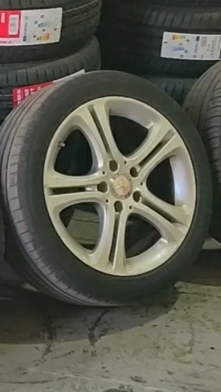 Llantas Mercedes 17 con Neumáticos