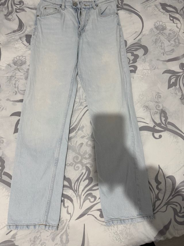 Pantalones vaqueros azules claros