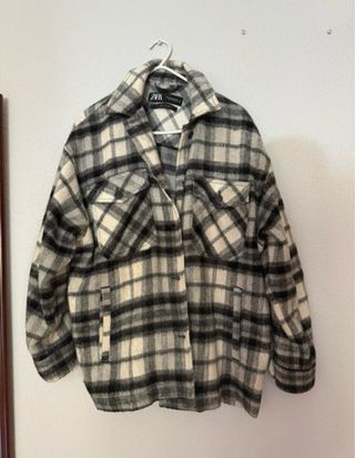 Sobrecamisa Zara cuadros blanco y negro