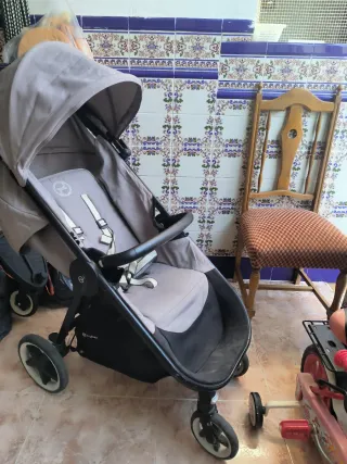 Silla de paseo Cybex gris