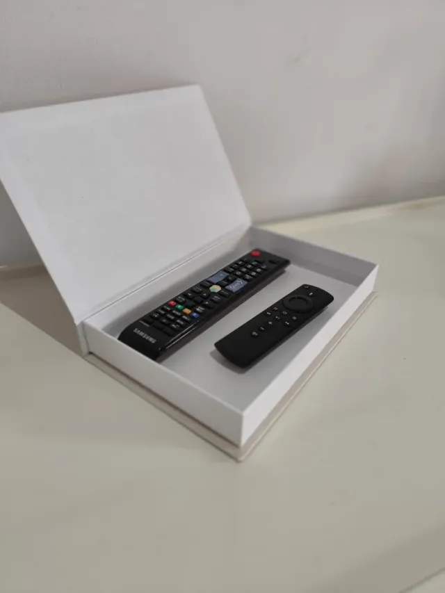 Libro decorativo con almacenaje