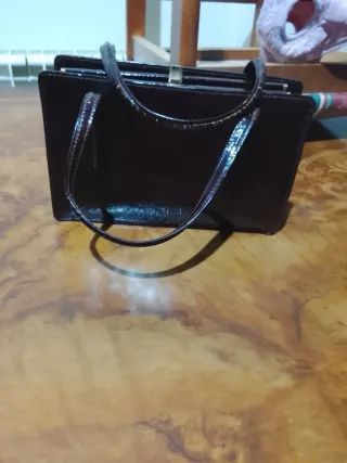 Bolso de mano marrón efecto piel