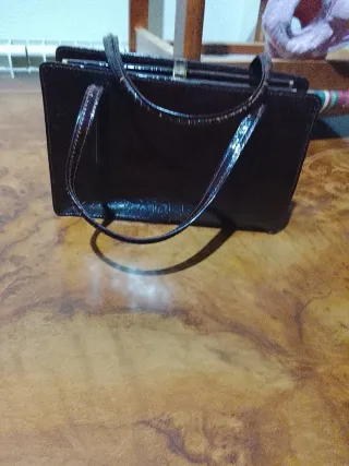 Bolso de mano marrón efecto piel
