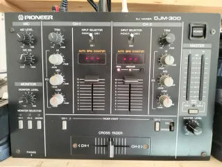 Mesa de mezclas Pioneer DJM-300