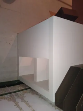 X2 Estantería blanca de madera. 15€ cada una