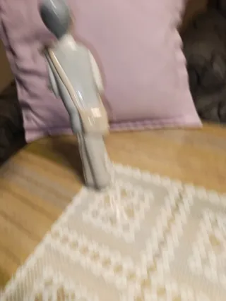 Figura vintage porcelana niño y cordero