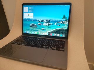 MACBOOK PRO 2020 i7/32GB RAM/512 SSD