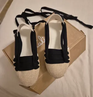 Zapatillas Esparteña Beige y Negra Talla 35