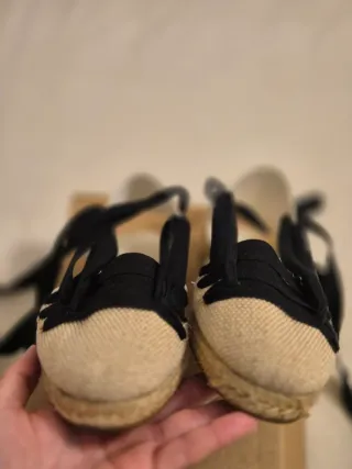 Zapatillas Esparteña Beige y Negra Talla 35