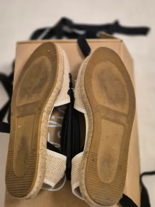 Zapatillas Esparteña Beige y Negra Talla 35
